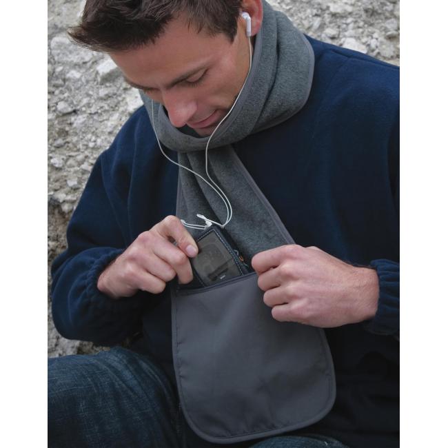 Fleece Schal mit Tasche KC Goldgruber Klömbcher bestickt